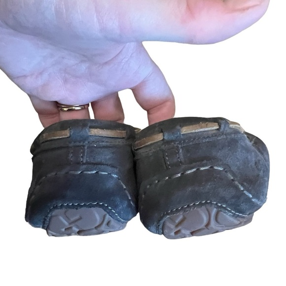 Ugg Dakota women’s gray pewter leather shearling lined slipper - Picture 6 of 9